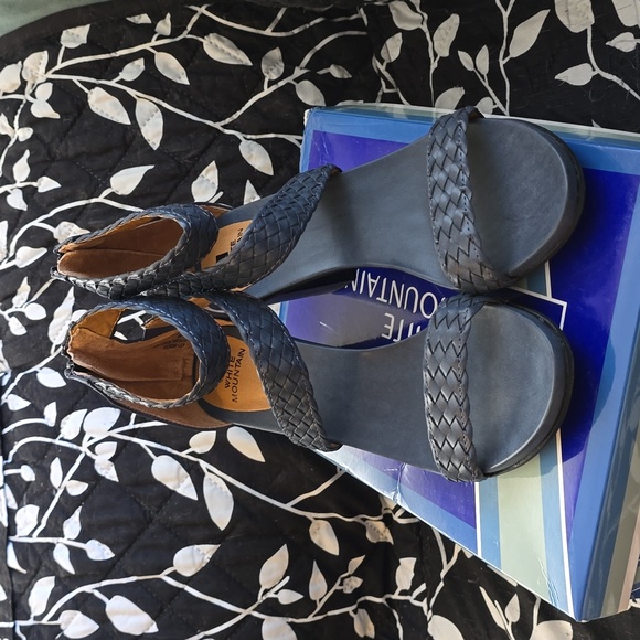 NIB White Mountain Sundown Sandals - Size 8.5 Women's - Picture 2 of 7